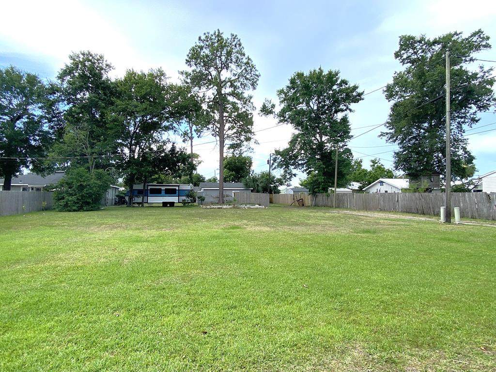 208 12th St - Photo 1