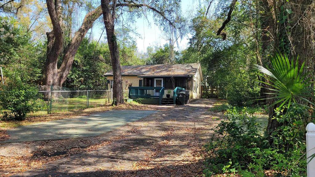 217 Columbia Dr - Photo 1