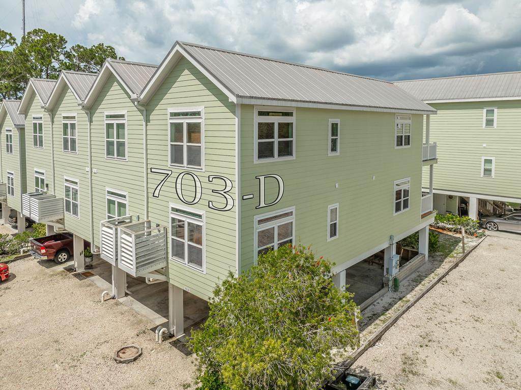 703 Se 3rd St - Photo 1