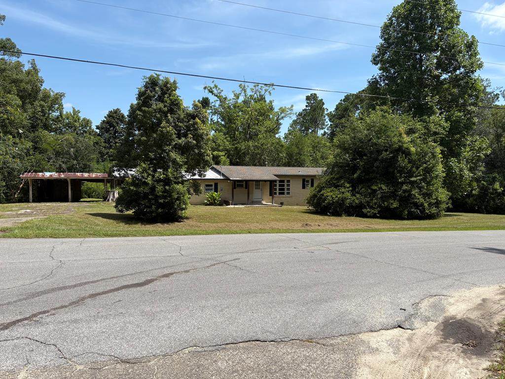 609 Lake Grove Rd - Photo 1