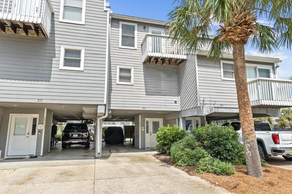 253 Parkside Cir - Photo 1