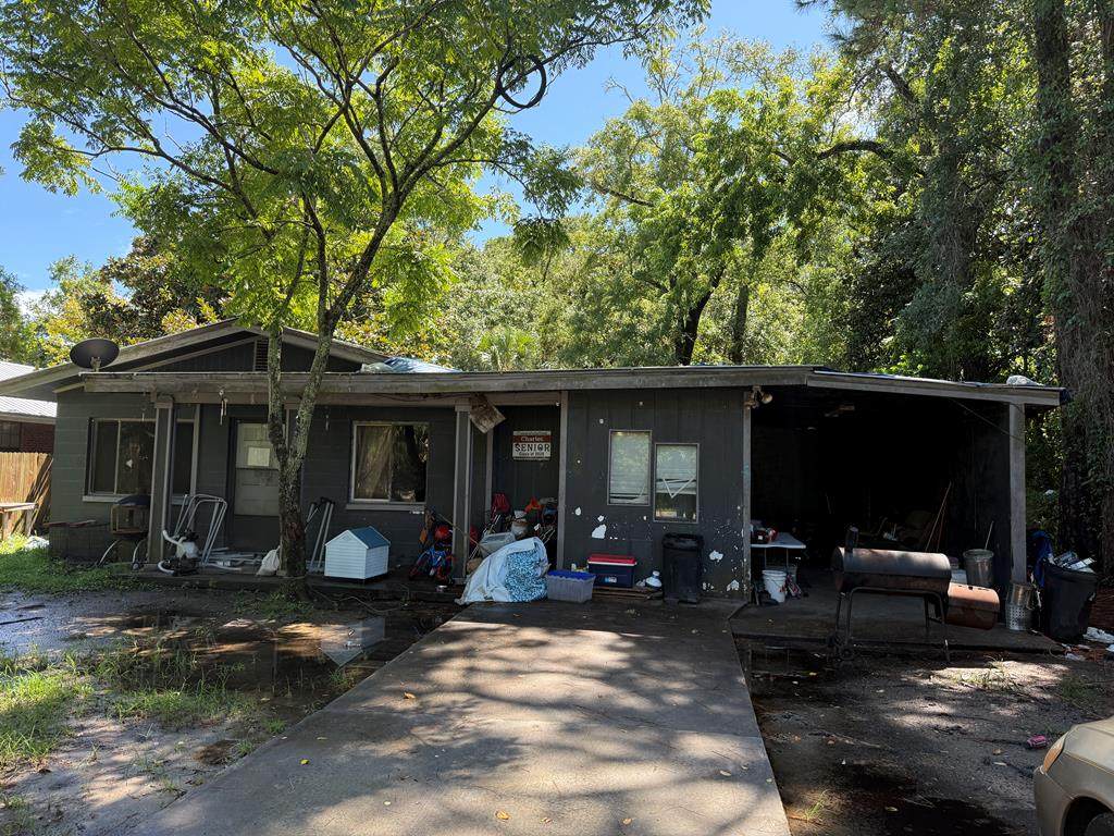 172 11th St - Photo 1