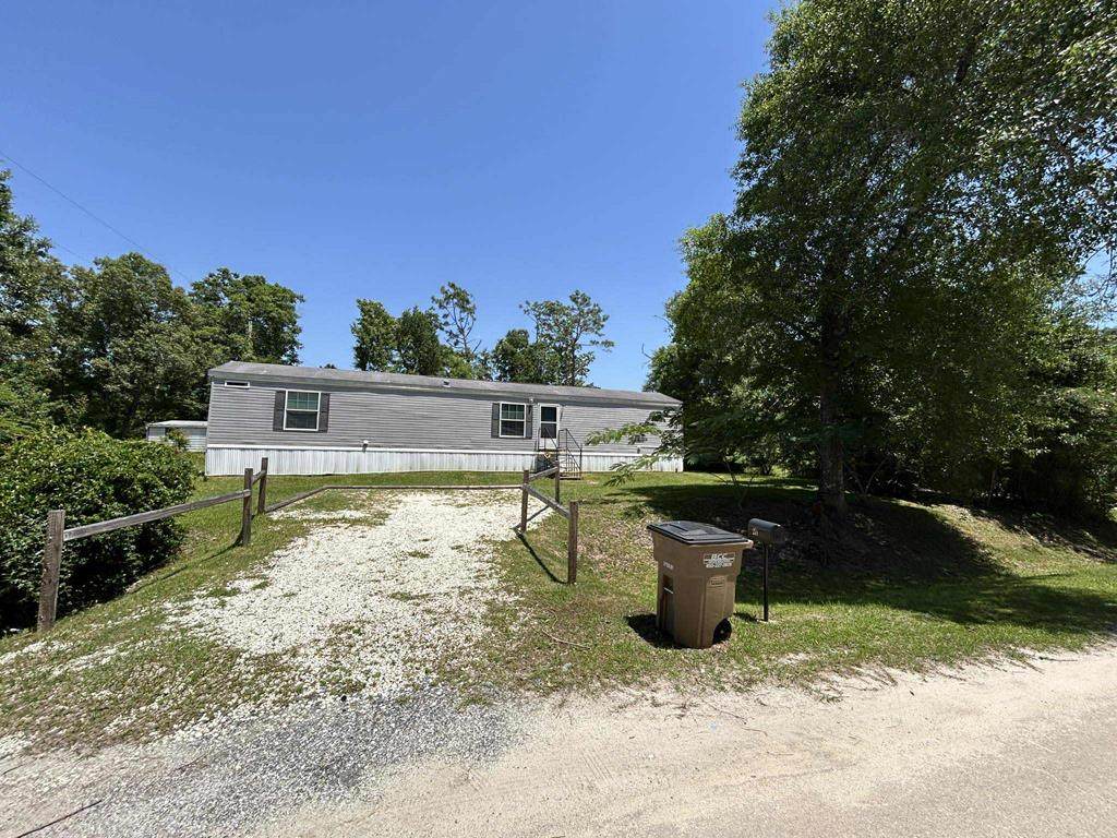 271 Waterview Ave - Photo 1