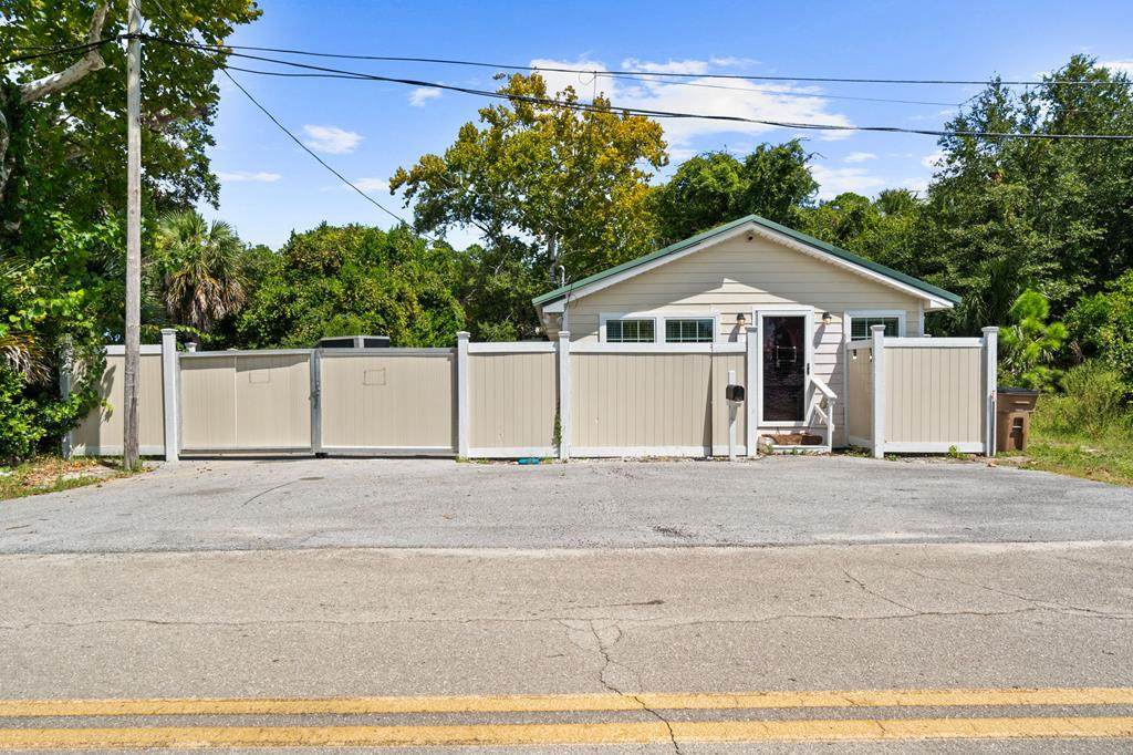 155 Robbins Ave - Photo 1