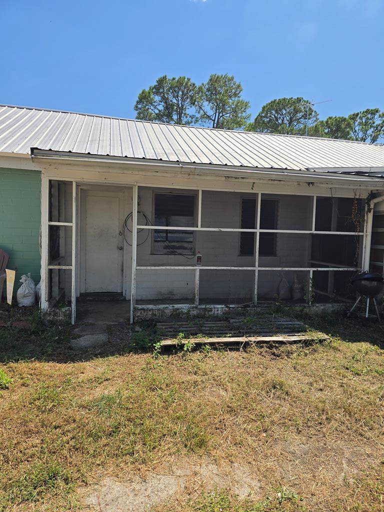 10 Pine St - Photo 1