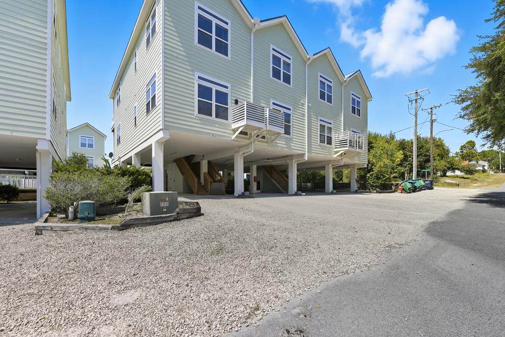 703 Se 3rd St - Photo 1
