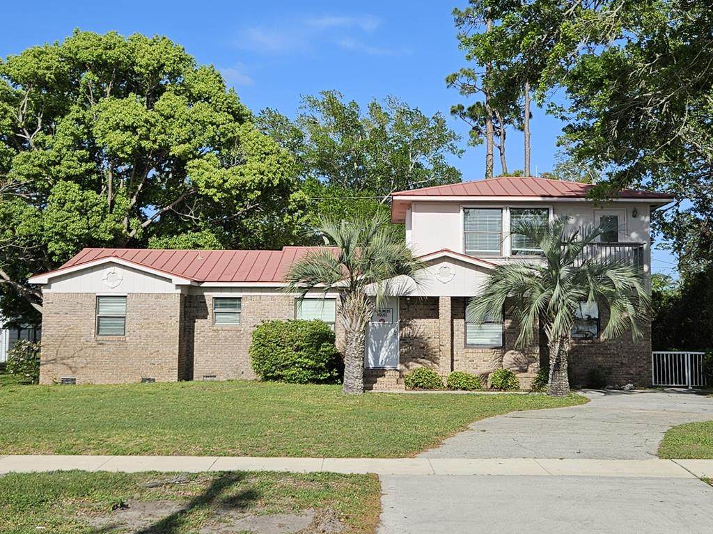 1007 Monument Ave - Photo 1