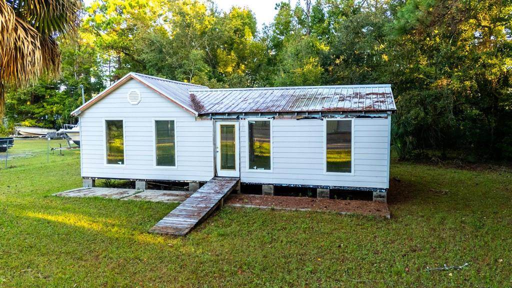 257 Hatfield St - Photo 1