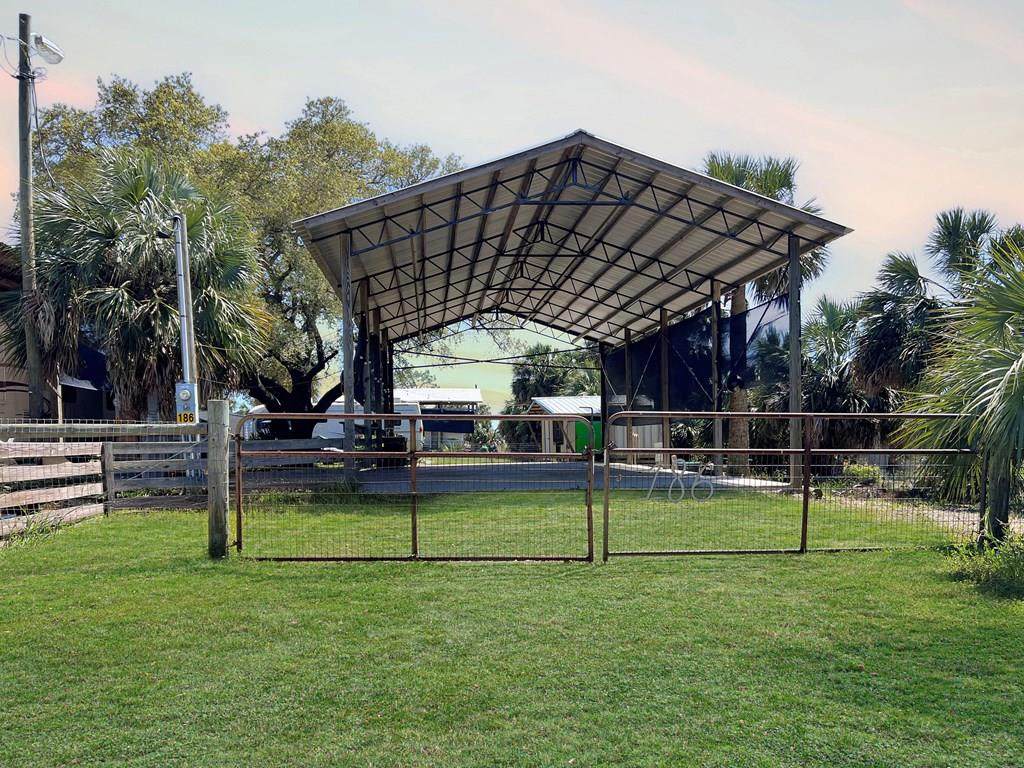 186 Ling St - Photo 1