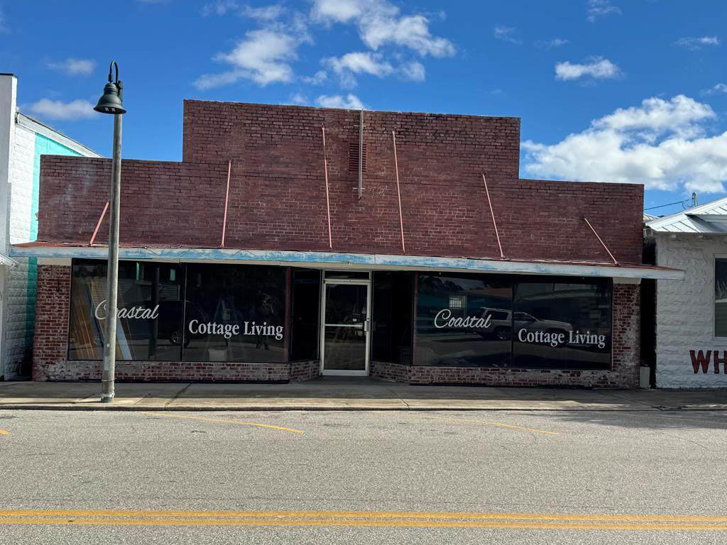 208 Marine St - Photo 1