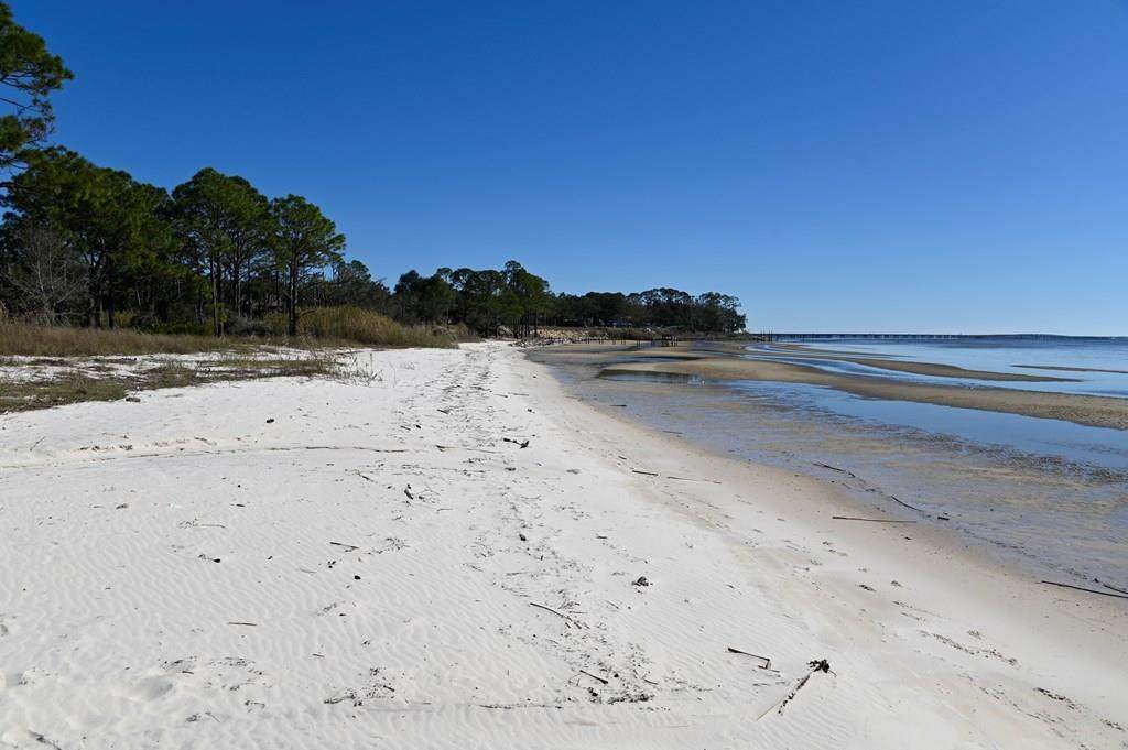 19 S Bay Shore Dr - Photo 1