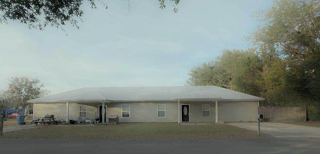 108 Abby Dr - Photo 1