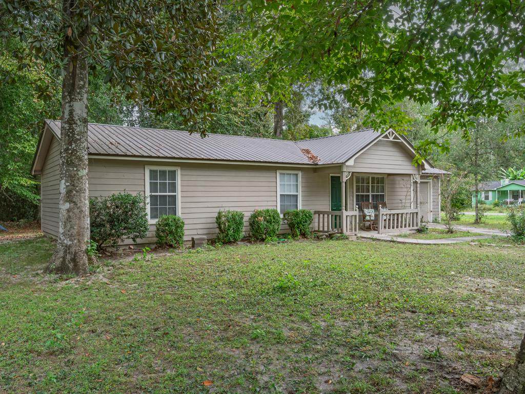 143 Ann Cir - Photo 1