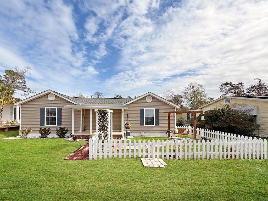 511 Woodward Ave - Photo 1