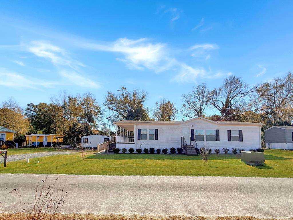 175 Hannah Cir - Photo 1