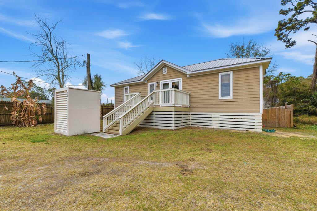 10 Bayview Dr - Photo 1