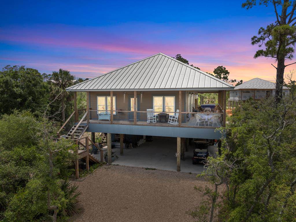 181 Neptune St - Photo 1