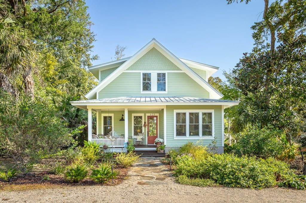 123 8th St - Photo 1