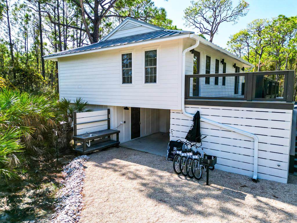 1404 Bayberry Ln - Photo 1
