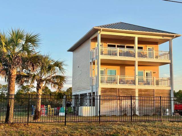 501 W Gulf Beach Dr - Photo 1