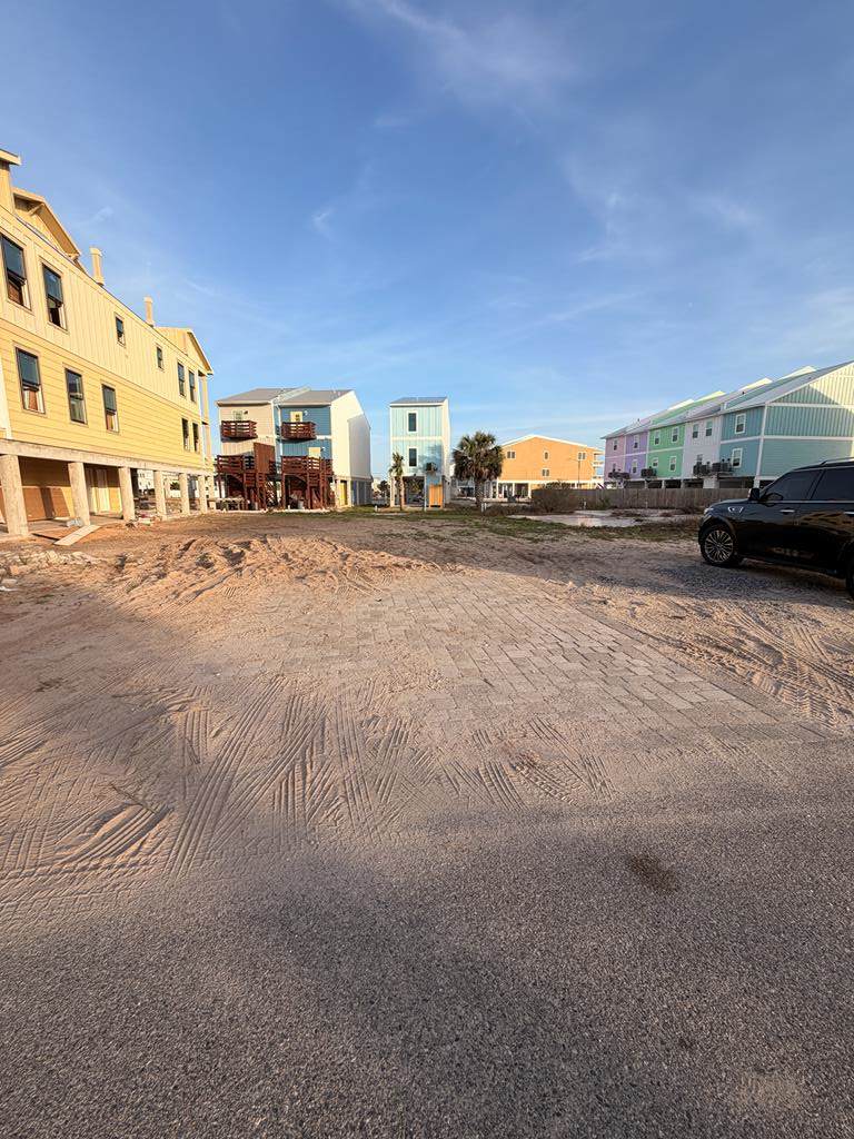 111 38th St - Photo 1