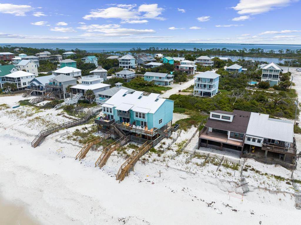 224 Seahorse Ln - Photo 1