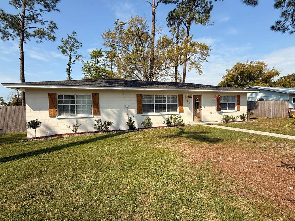 1322 Mcclelland Ave - Photo 1