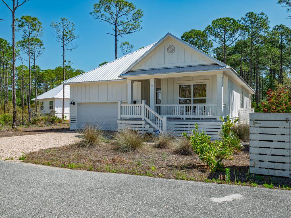 107 Treehouse Cir - Photo 1