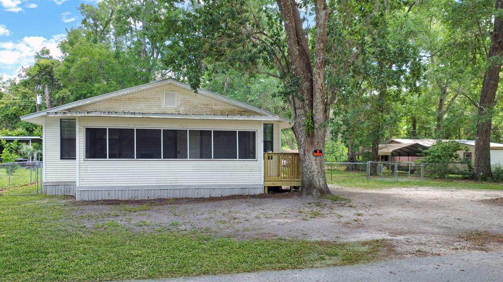 370 S Duck Ave - Photo 1