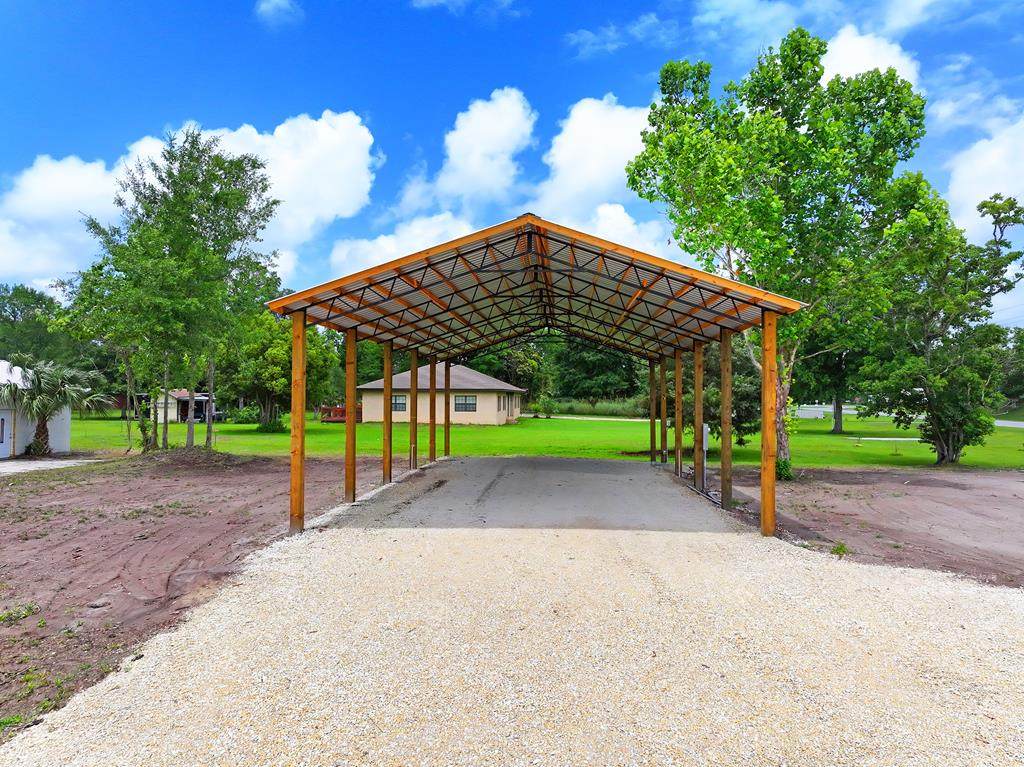 133 Sealy Dr - Photo 1