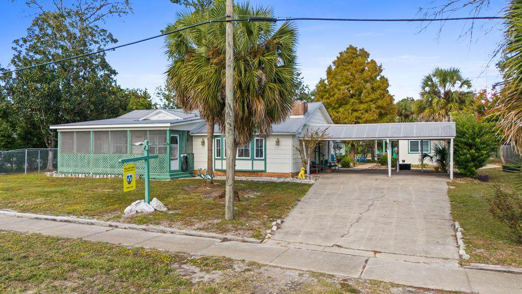 605 10th St - Photo 1