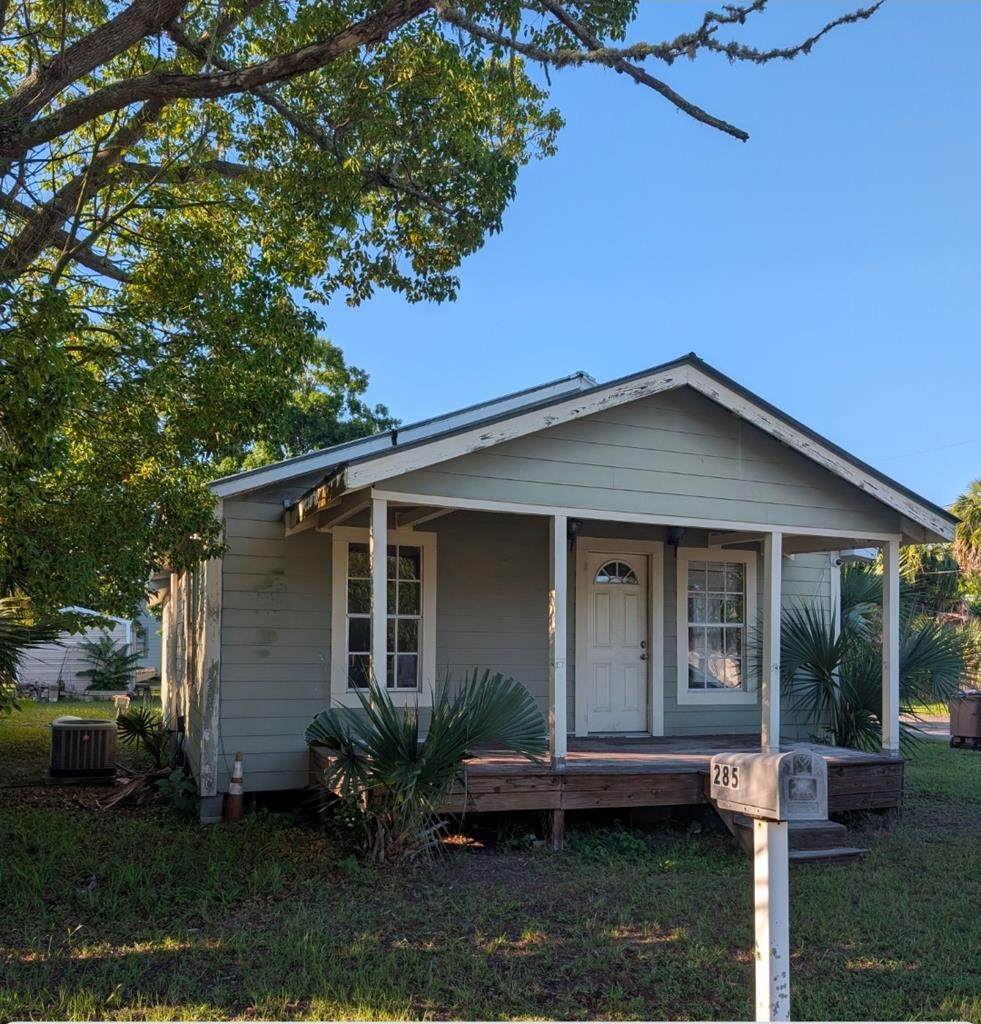 285 Marlin St - Photo 1