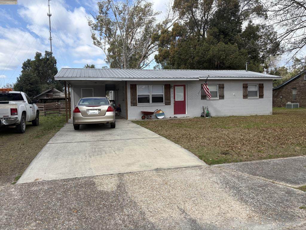 571 W 2nd St - Photo 1