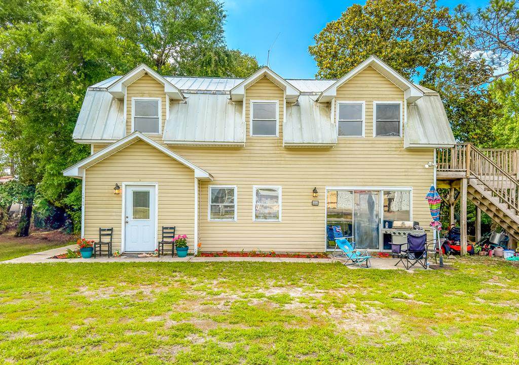 2366 Oak Ave - Photo 1