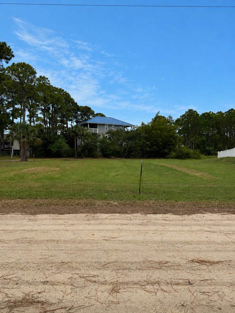 335 Bradford St - Photo 1