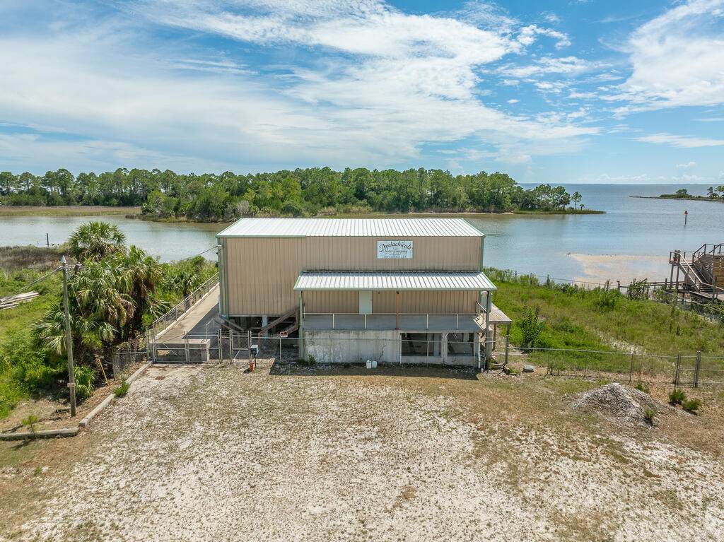 516 Hwy 98 W - Photo 1