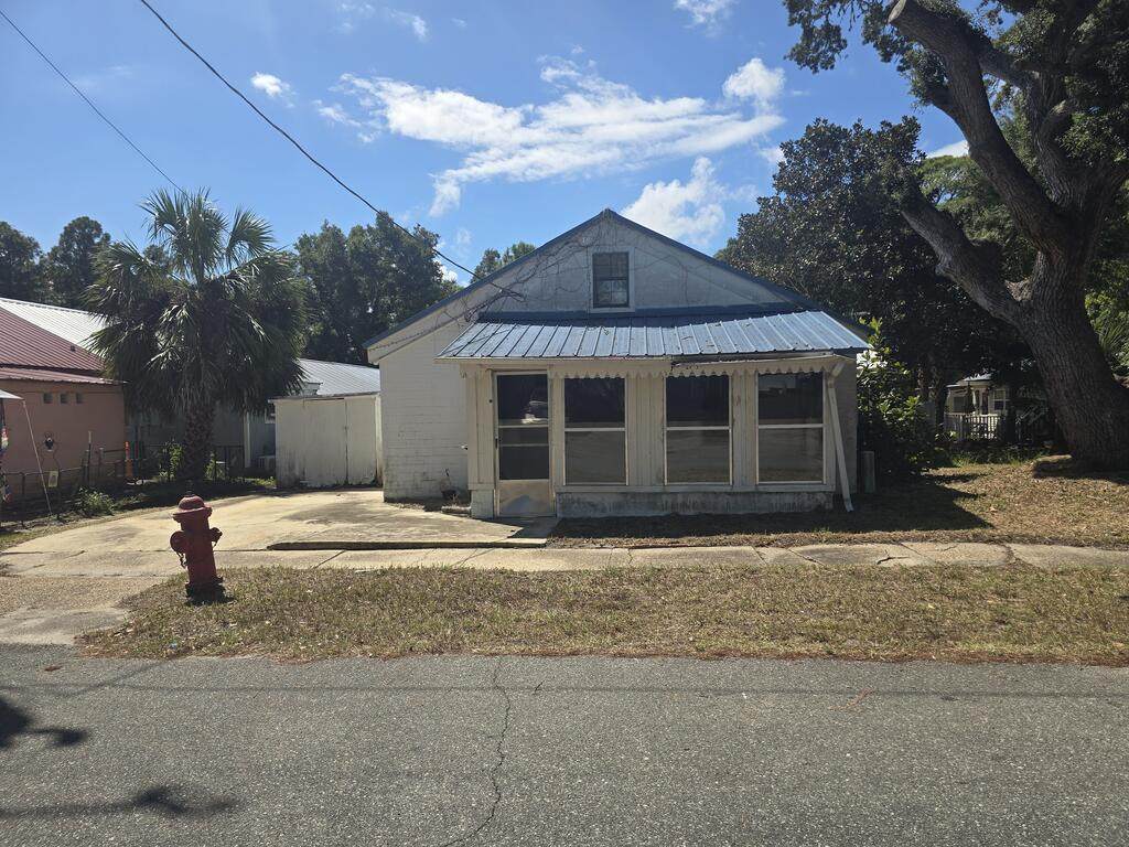 21 Collins Ave - Photo 1