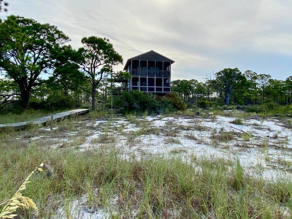 669 Bay Dr - Photo 1