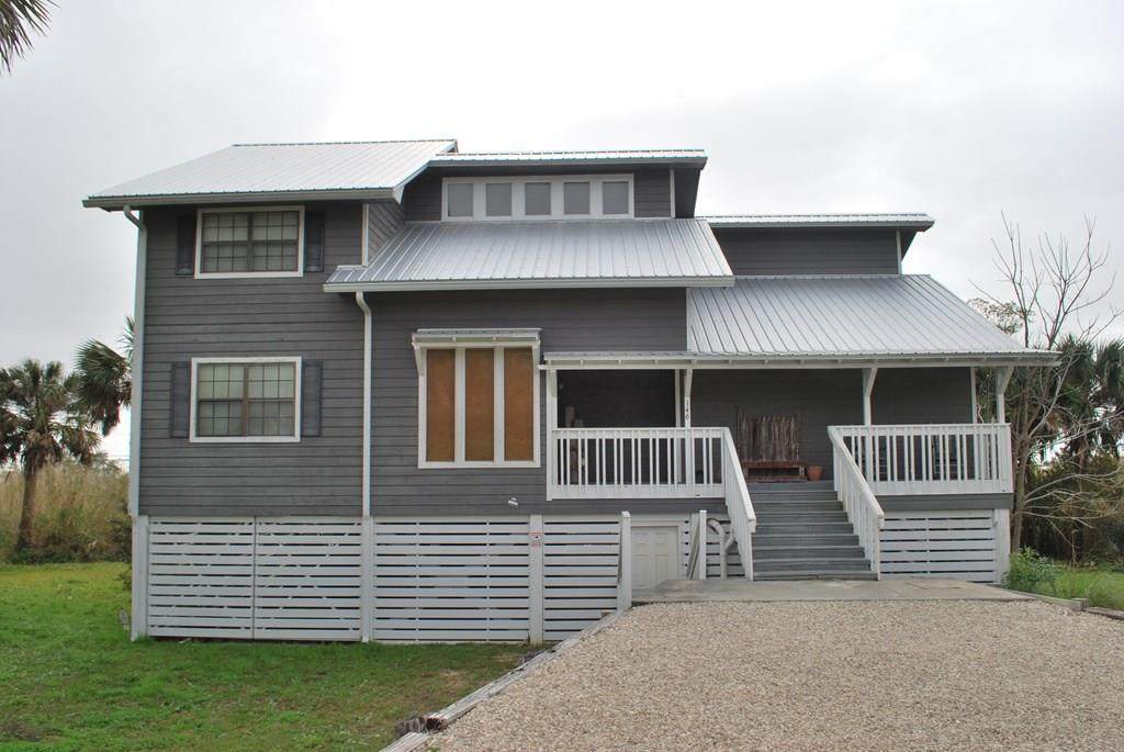 146 Bay Ave - Photo 1