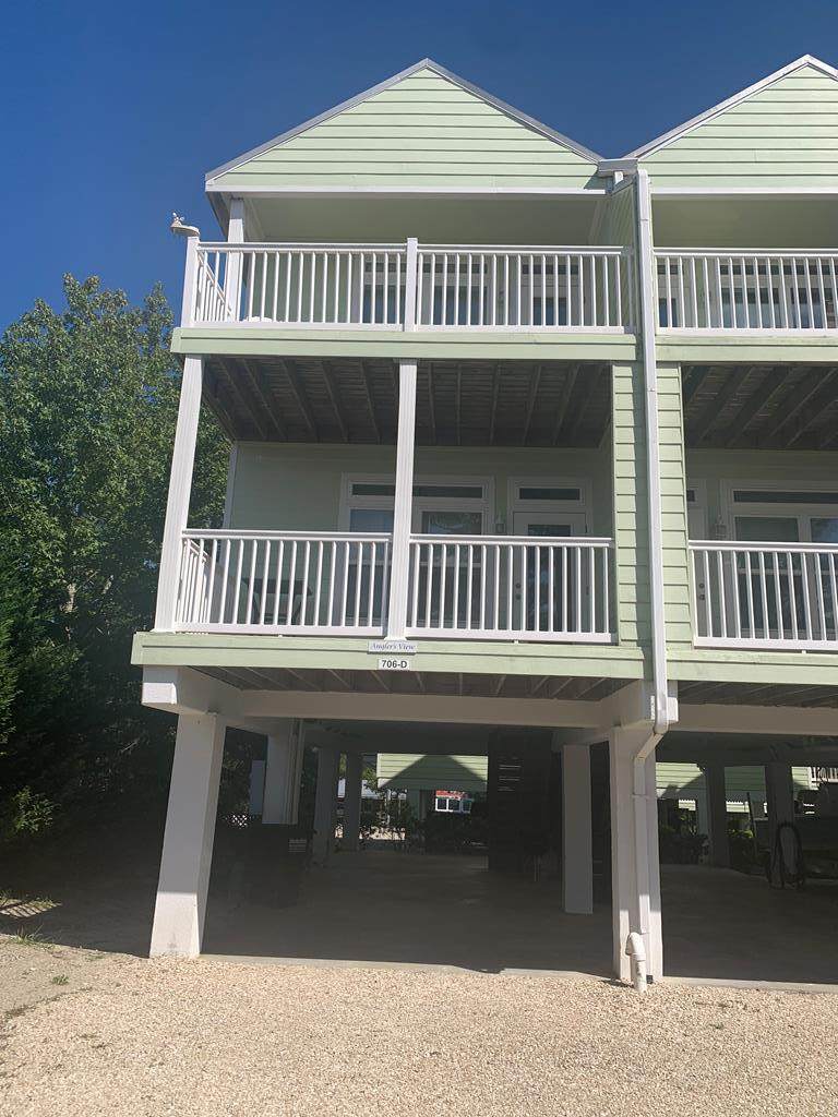 706 Mariners View - Photo 1