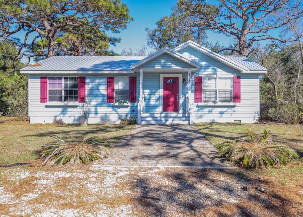 107 15TH ST - Photo 1