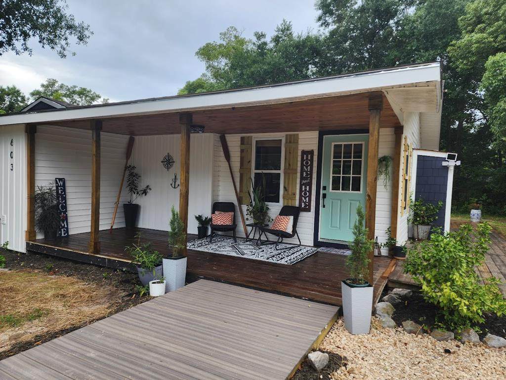 603 W 3rd St - Photo 1