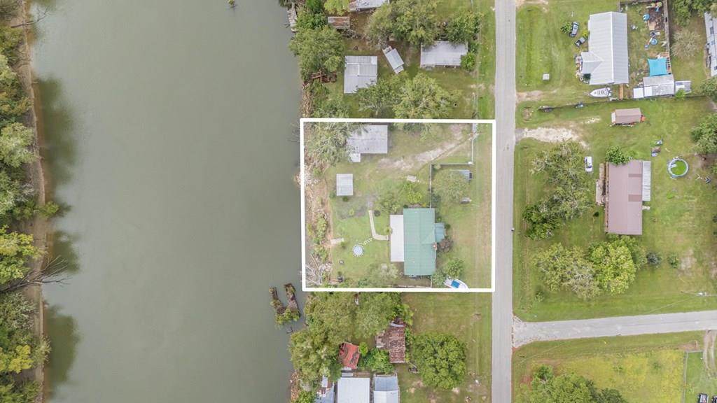 204 Riverview Dr - Photo 1