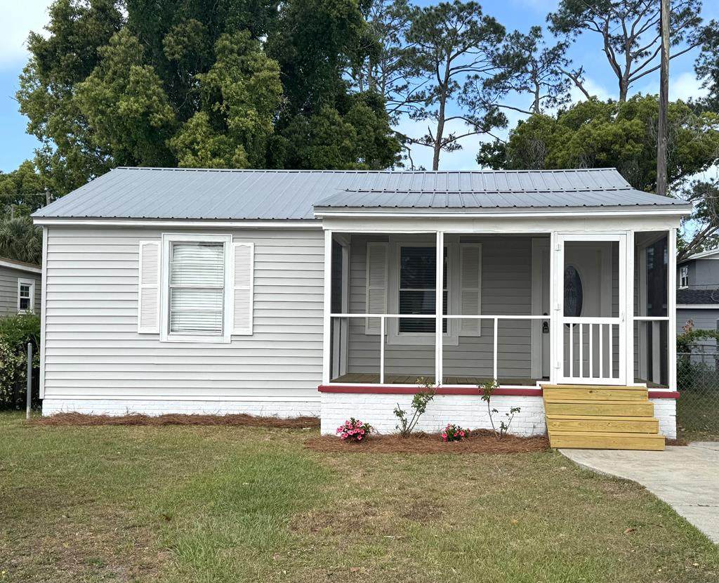 1404 Long Ave - Photo 1