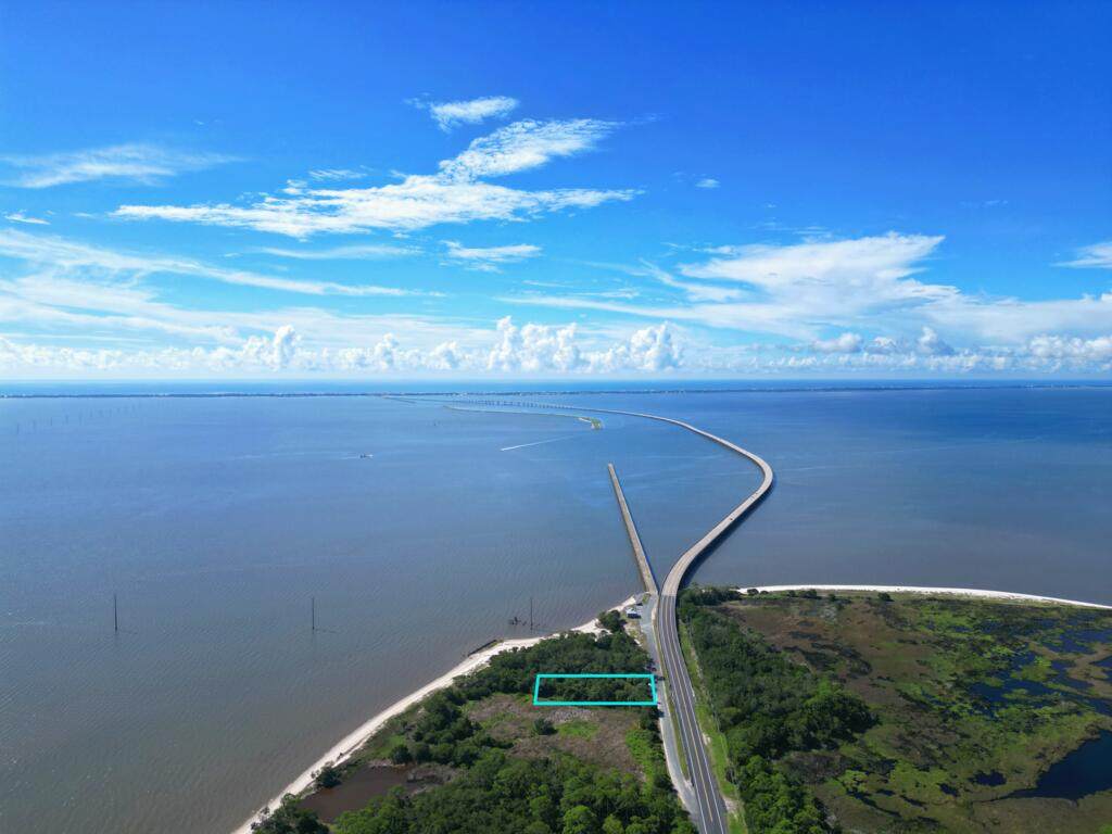 620 Island Dr - Photo 1