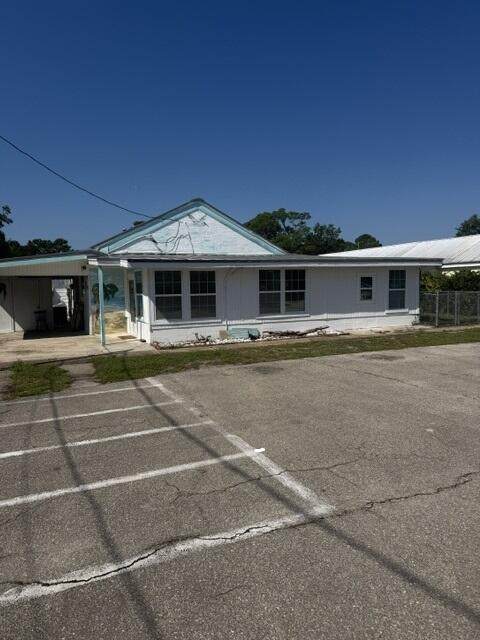 36-1 Holland Ave - Photo 1
