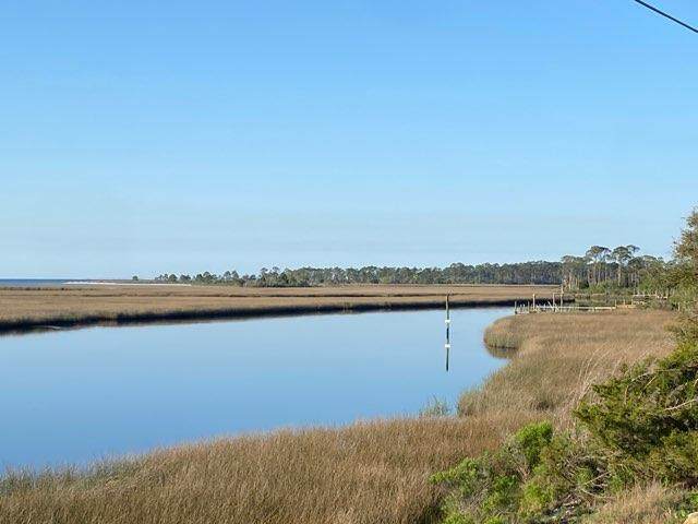 1582 Bayou Dr - Photo 1