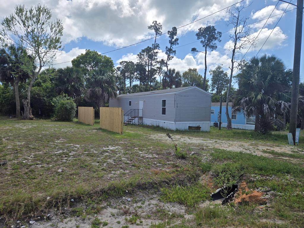 468 Ling St - Photo 1