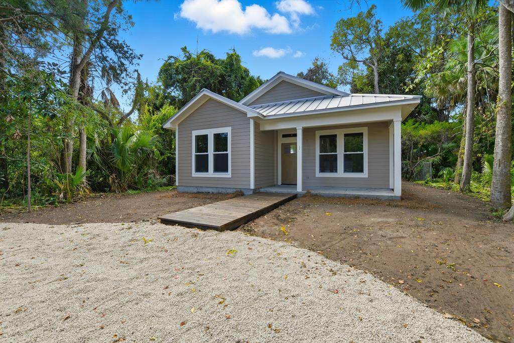 114 8th St - Photo 1