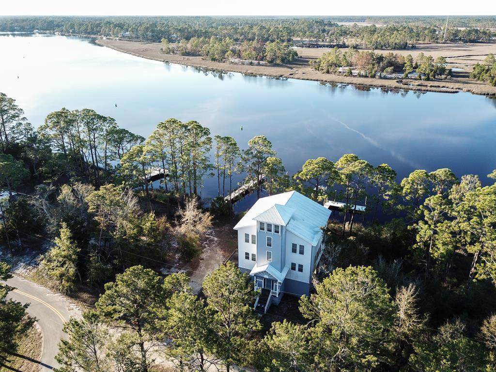 601 River View Dr - Photo 1